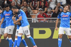 南宫体育-包含窗口期德甲焦点战，那不勒斯止住颓势，底气十足，轮换策略成焦点的词条